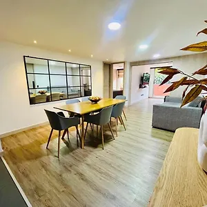 Modern, Apt/near Tourist Sites. Apartamento